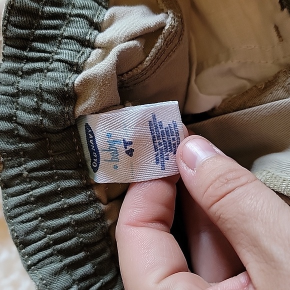 4t old navy vintage khakis with button - Picture 3 of 3